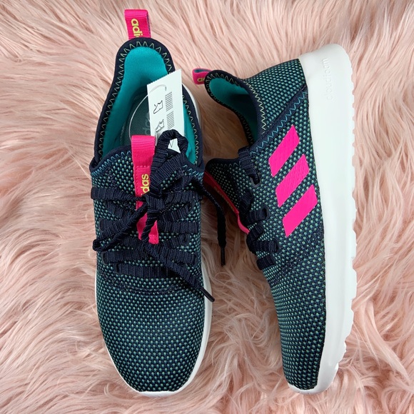 New Adidas Originals Women’s Sneakers - Picture 3 of 5